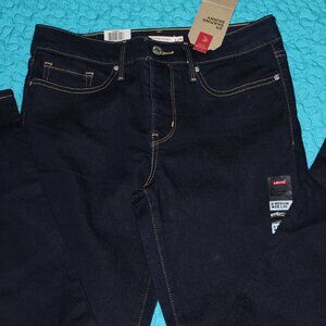NWT LEVI'S SUPERSOFT 311 SHAPING SKINNY JEANS  W28 L30